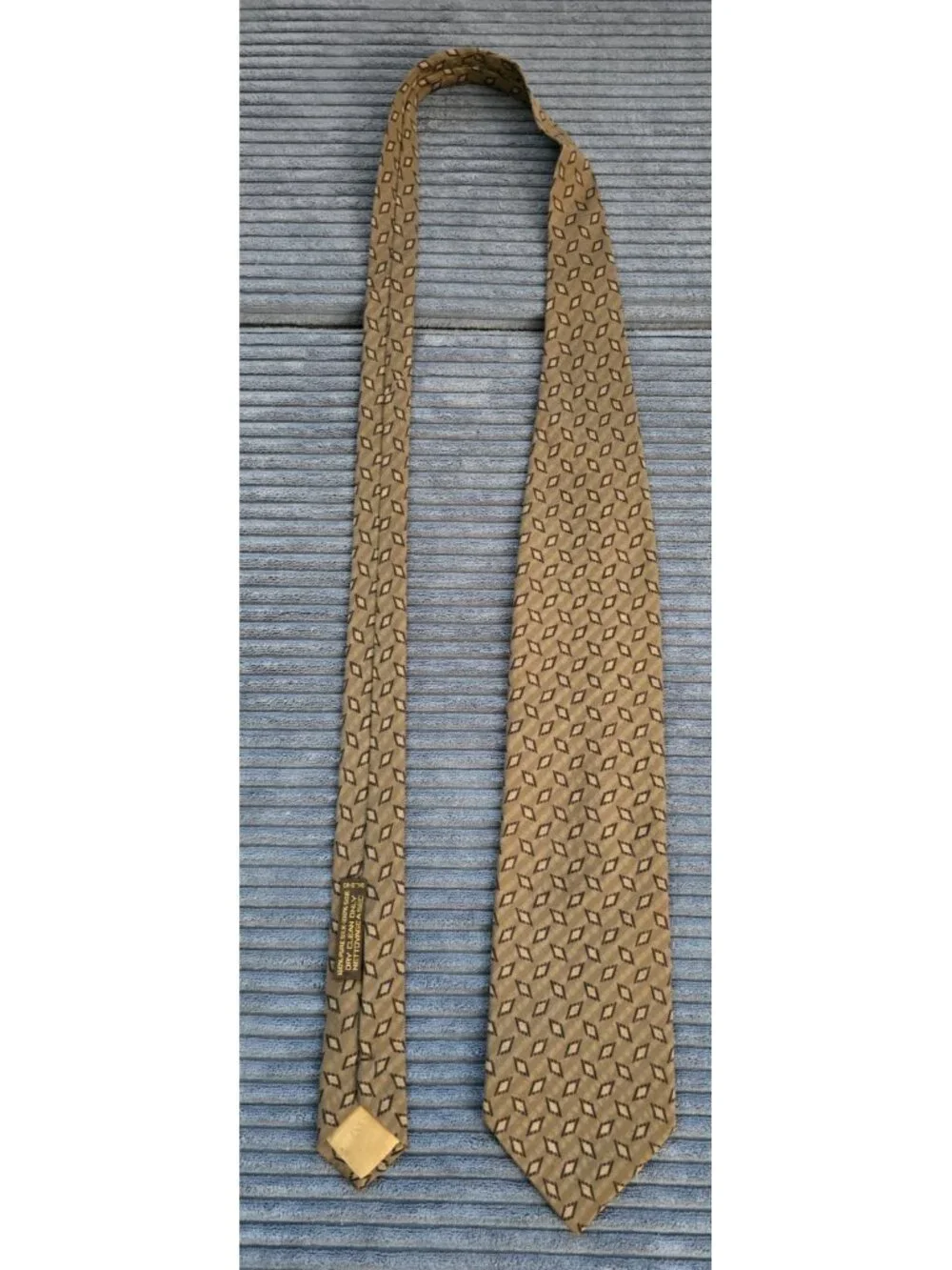 Giorgio Armani Cravatte 100% Silk Tie Italy CA07510 Geometric Pattern Green/Gold